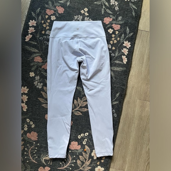 NWOT lululemon Wunder under 25” pastel blue - size 8 - Picture 2 of 4